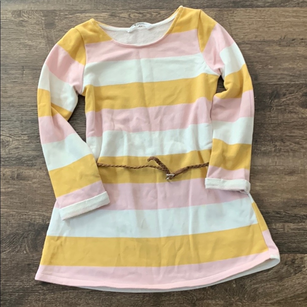 Girls gentle used clothing sizes 6-8 . Package